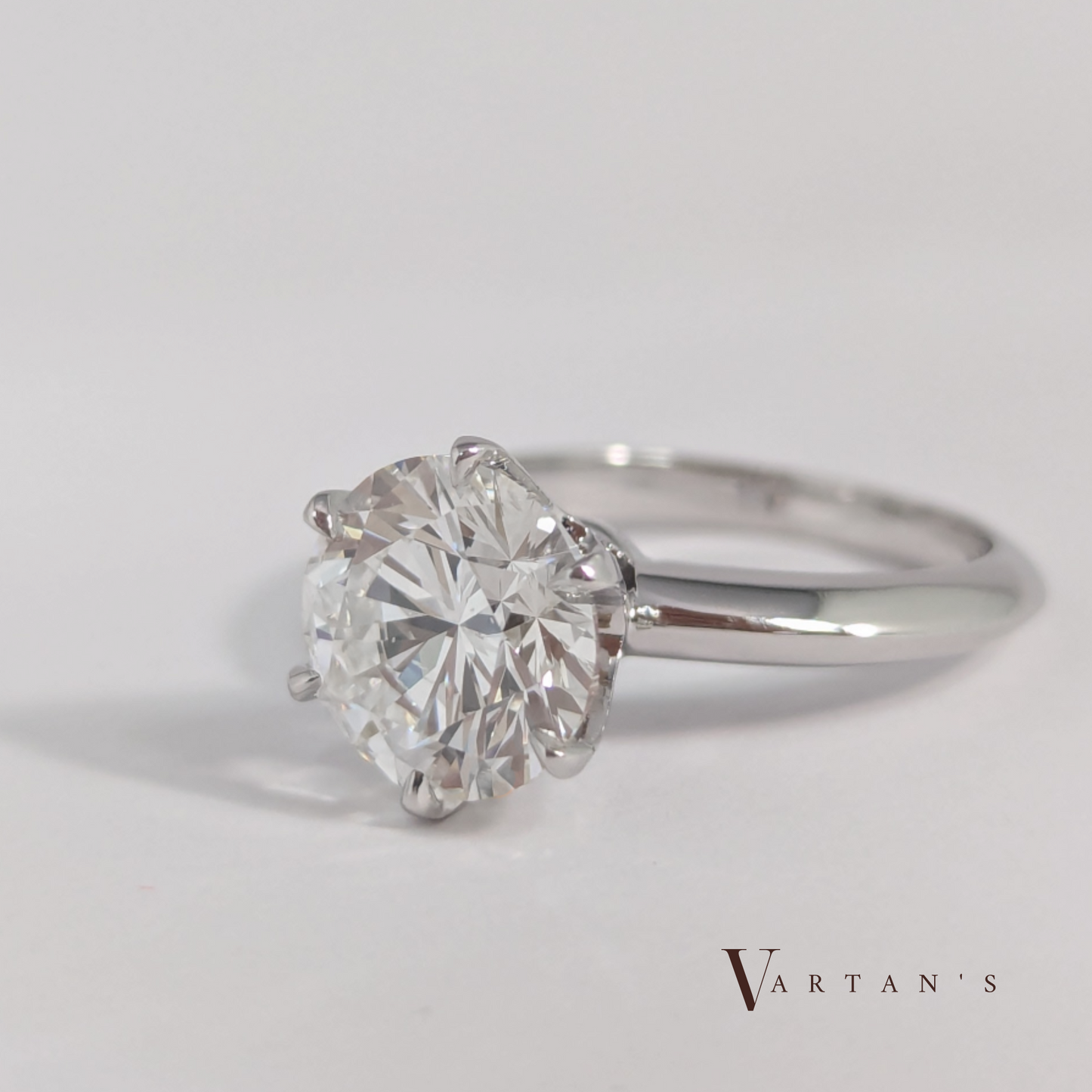 Round Diamond Engagement Ring